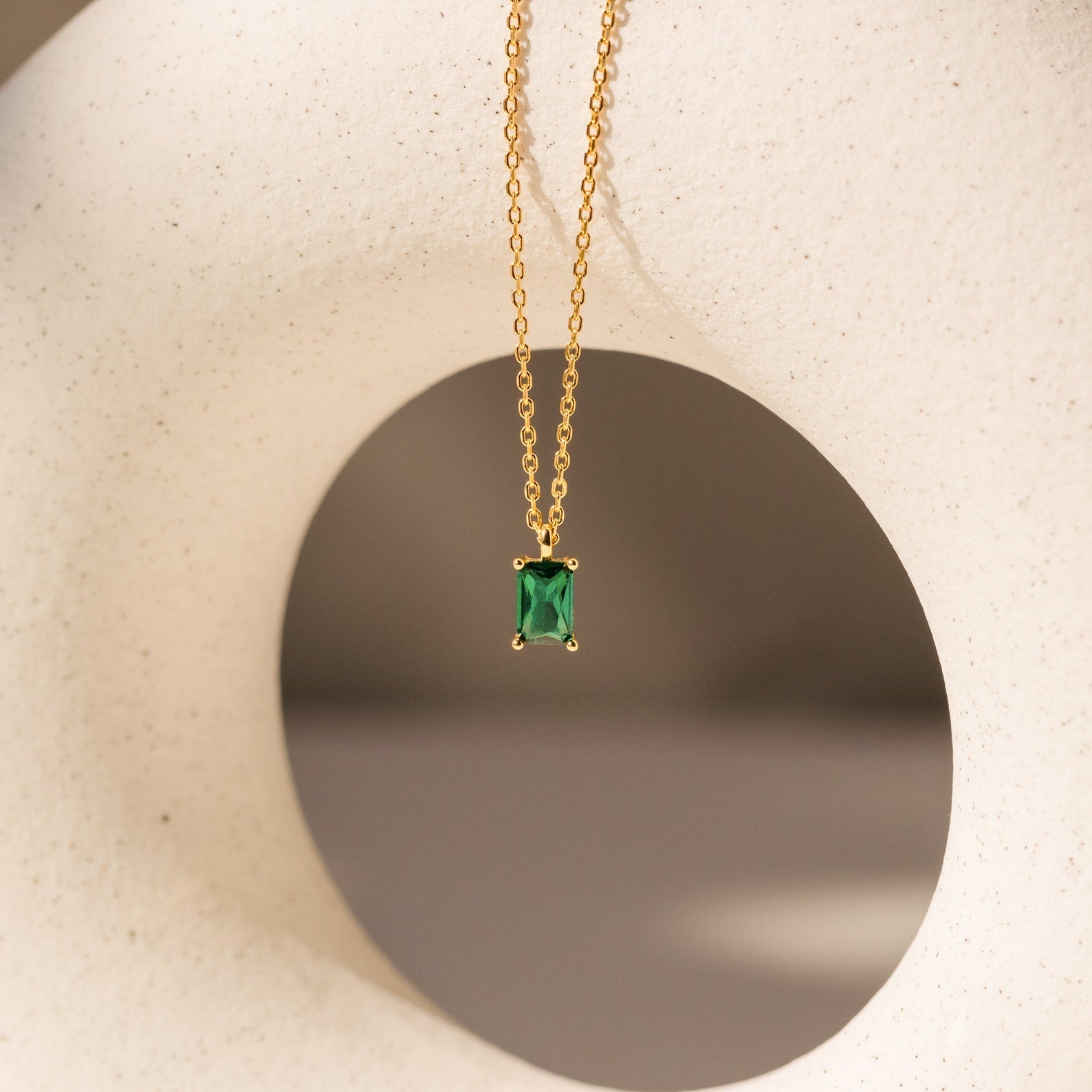 Personalized Elegance: Maia Emerald Pendant Necklace